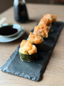V5 Spicy Premium Roll