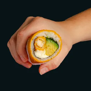 Handroll camarón, queso y palta