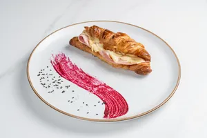 Croissant au Jambon et Fromage
