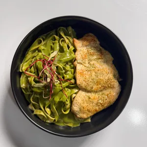 Fetuccini al Pesto - 647 Kcal