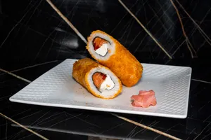 Handroll salmón, morrón, queso crema