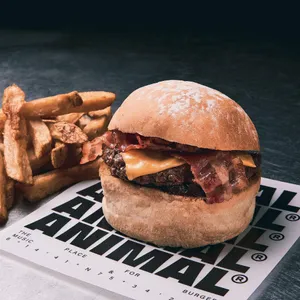 Hamburguesa Cheese and Bacon en Combo