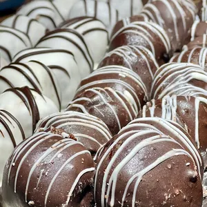 Pop cake chips chocolate