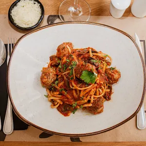 Linguini con Polpetes