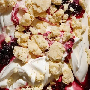Yogurt mora milky crumble