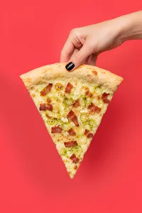 Slice Pizza White Bacon (pizza del mes)