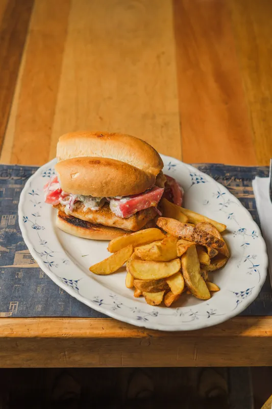 Sánguche de pescado frito