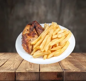 1/4 de pollo asado con papas fritas.
