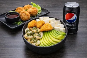 Gohan + Gyozas + Bebida 350cc