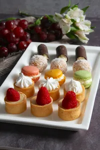 Pastelitos finos surtidos 20un