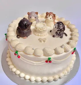 Pastel personalizado con mini animalitos (10 porciones)