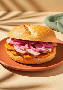 Pan con Chicharrón