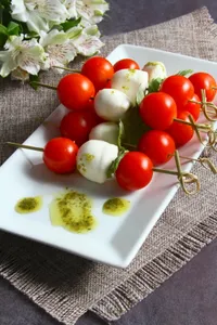 Brochetas Capresse (12 unidades)