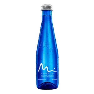 Agua manantial sin gas