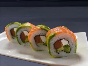 Combo sushi NOW! (Envueltos en salmón o mixto)