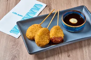 Kushiague de Plátano - Brochetas de Queso y Plátano Empanizado (3 pzas)
