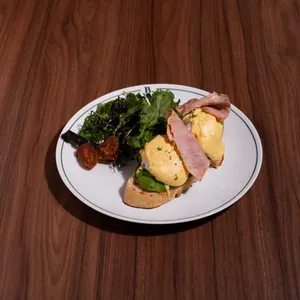Huevos Benedictinos