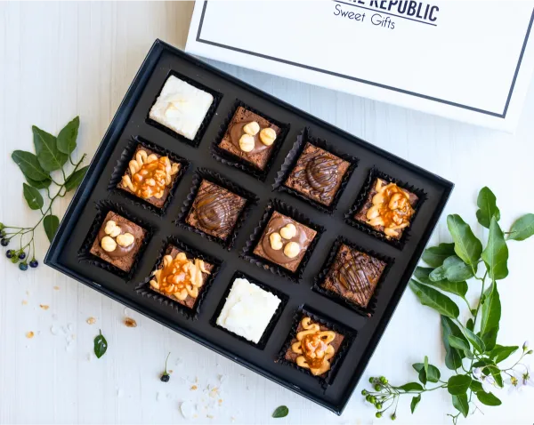 Classic 12 brownie box