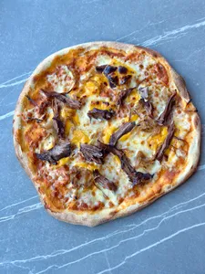 Pizza de carne mechada