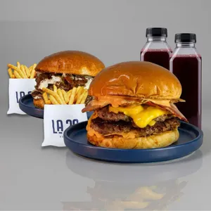 2 Burgers + 2 Papas + 2 Bebidas