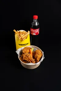 Remontada: 8 alitas + papas + gaseosa