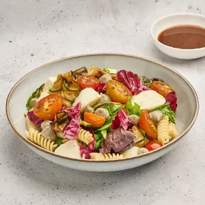 Ensalada de Mozzarella y Pasta Fusilli