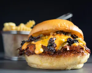 NUEVA! Spicy Bacon Jam Doble + Fries