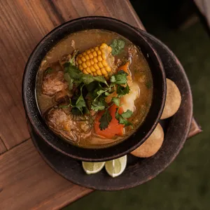 Sopa de costilla de res
