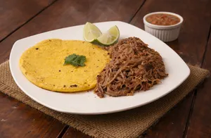 Arepa Con Carne Desmechada