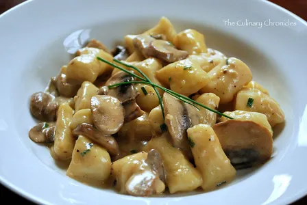 Ñoquis con Salsa de Champiñones