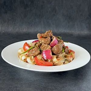 Fideos de Arroz con Lomo Saltado