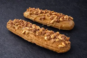 Éclair Maní Caramelizado