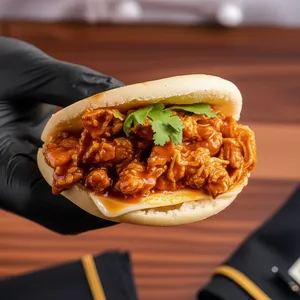 Arepa Rellena de Tikka Masala