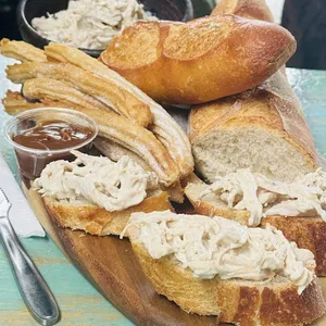 Baguette Ave Mayo + 6 Churros