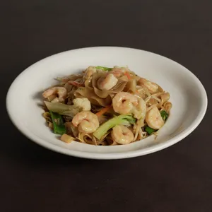 Fettuccine camarón y vegetales