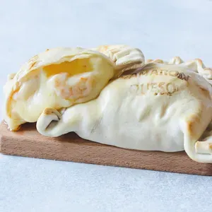 Empanada Camarón Queso