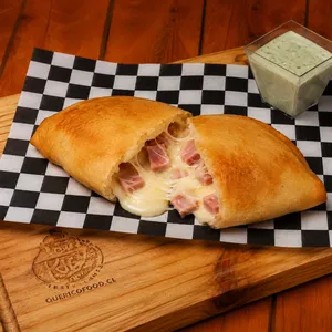 Empanada De Jamón Queso