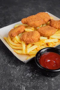 Nuggets + papas clásicas