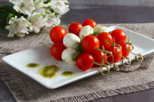 Brochetas Capresse (12 unidades)