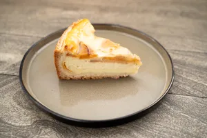 Trozo de kuchen aleman de pera