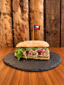 Sandwich Atún sellado + Papas