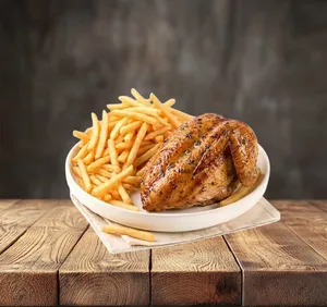 1/4 de pollo asado con papas fritas.