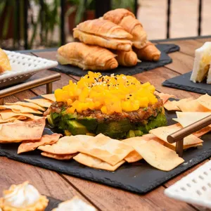Tartar de langostinos + chips