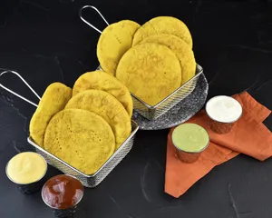 8 Sopaipillas Caseras + 4 Salsas