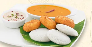 Idli Combo (Idlis +  Vada)