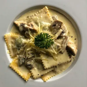 Ravioli Salsa Champiñones