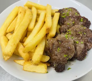 Hamburguesas al plato + entrada y postre.