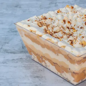 Postre de Merengue Manjar y Praliné Almendras