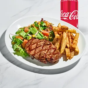 Combo New York steak con Coca Cola