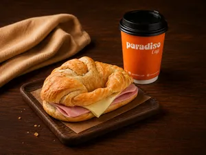 Croissant + Café
